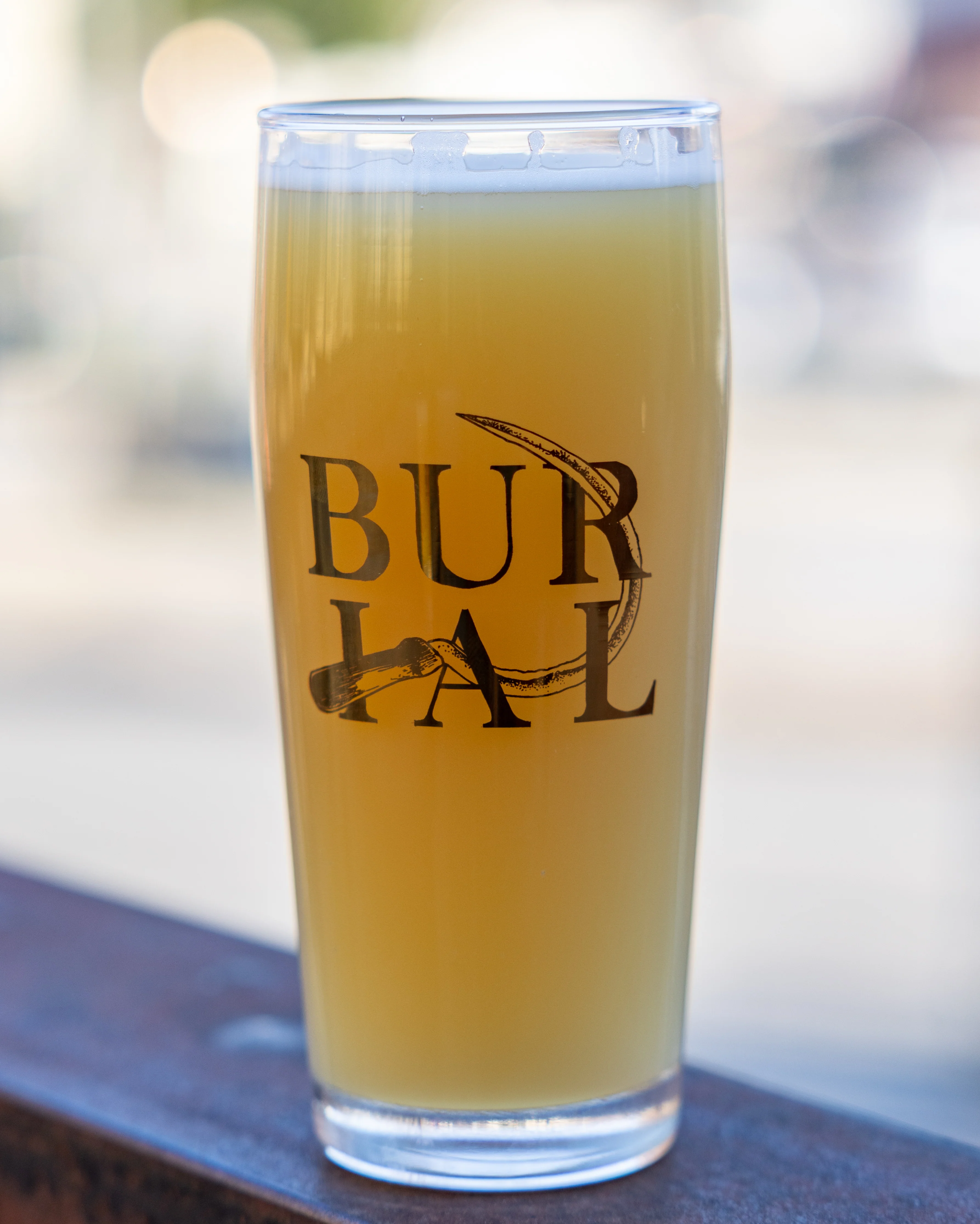 Gold Sickle Logo Becher Pint - Image 3